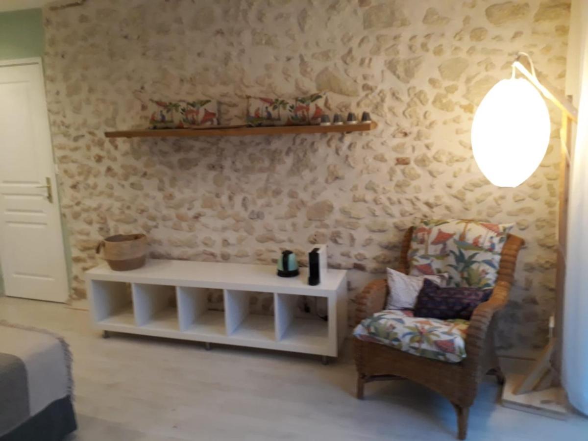 Les 3 Echoppes Bed & Breakfast Charge Bagian luar foto